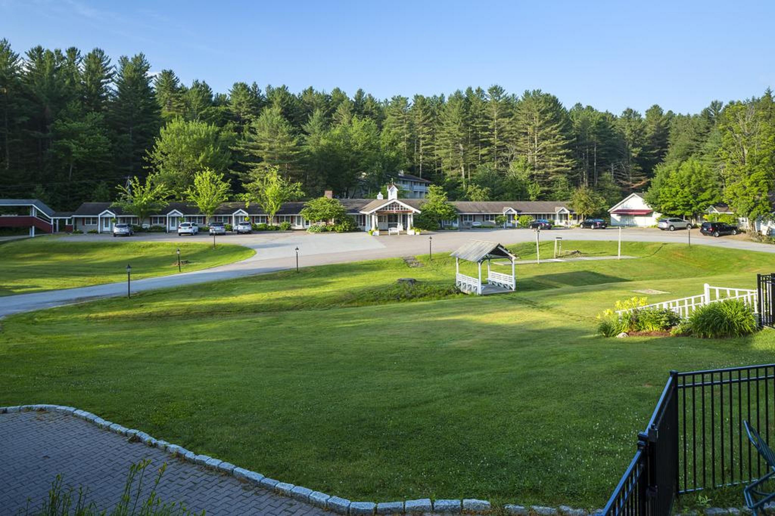Bluebird Cady Hill Lodge Стоу Екстер'єр фото