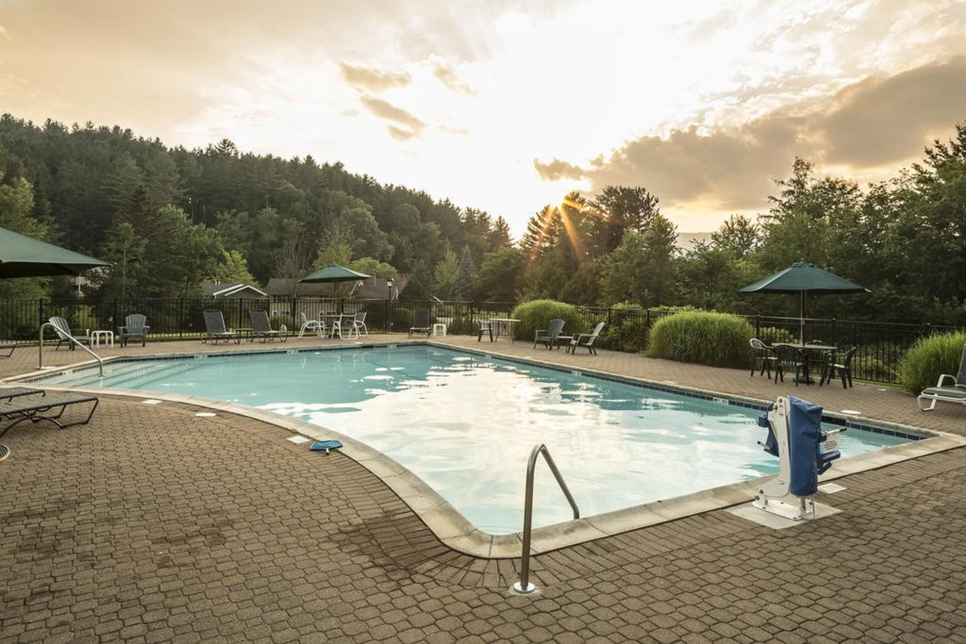 Bluebird Cady Hill Lodge Стоу Екстер'єр фото