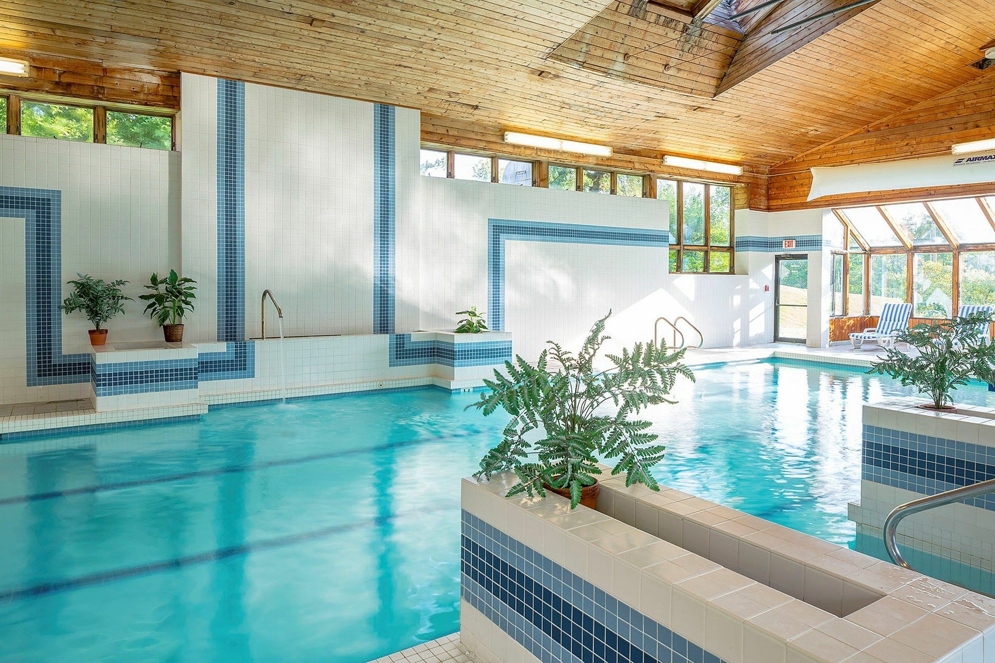 Bluebird Cady Hill Lodge Стоу Екстер'єр фото